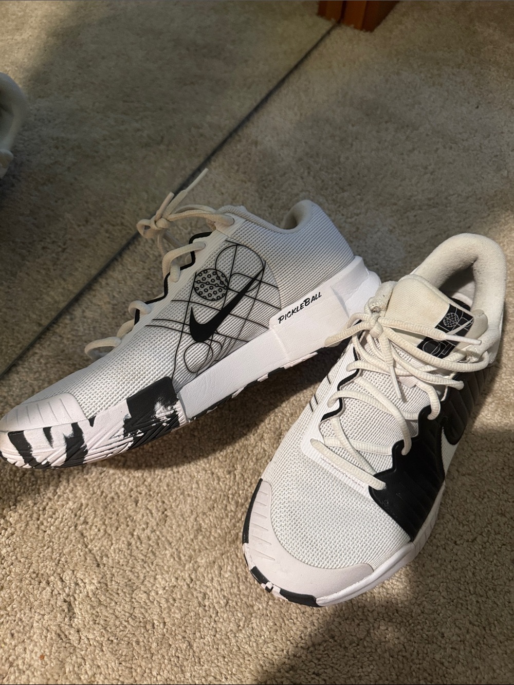 Nike Zoom Challenge pickleball shoes /women’s size 11